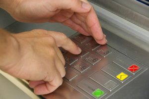 Германска банка планира да ги отстрани сите банкомати до крајот на септември