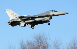 Путин вели дека ловците Ф-16 ќе бидат легитимна цел за Русија, како и аеродромите од кои полетуваат
