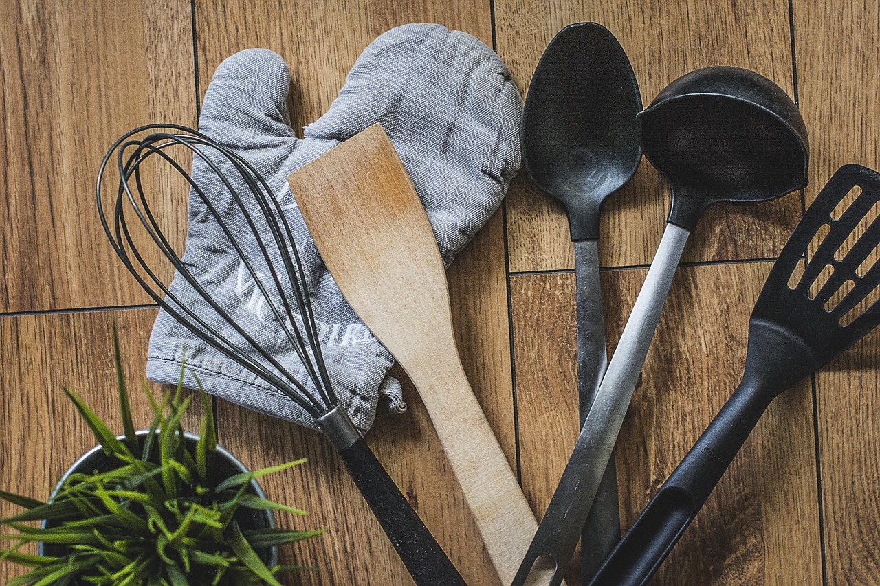 Avoid cooking hot food with plastic utensils because toxic