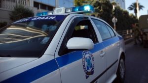 Двајца полицајци осудени за силување тинејџерка во Атина