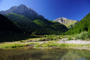 Драматично спасување на Бистрица — извлечени тројца планинари, едниот имал болки во градите