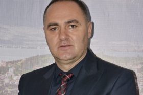 нефи усеини