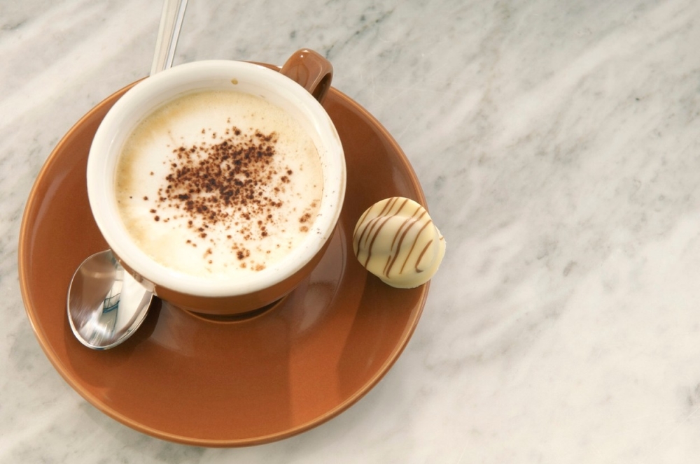Coffee is with milk. Луковый капучино. Капучино на снегу фото. Coffee__with_Milk ig model. Capuccino professional photo.