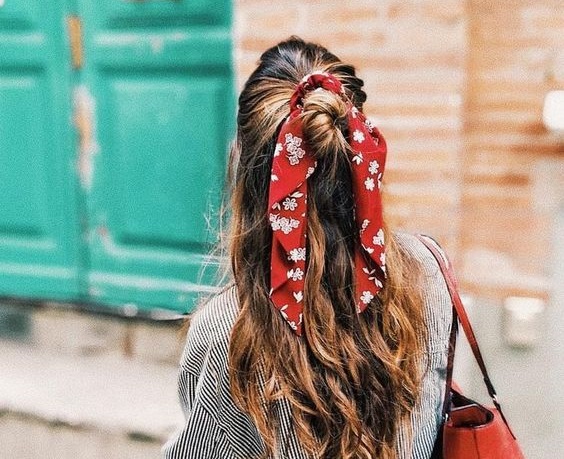 PHOTO | Perfect scarf hairstyles that you can make yourself: 8 boho ideas  for short and long hair! - Free press