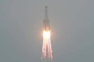 Кина испали ракета во Тихиот Океан, Америка изрази „сериозна загриженост“