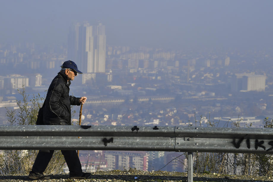 скопје човек пешак загадување
