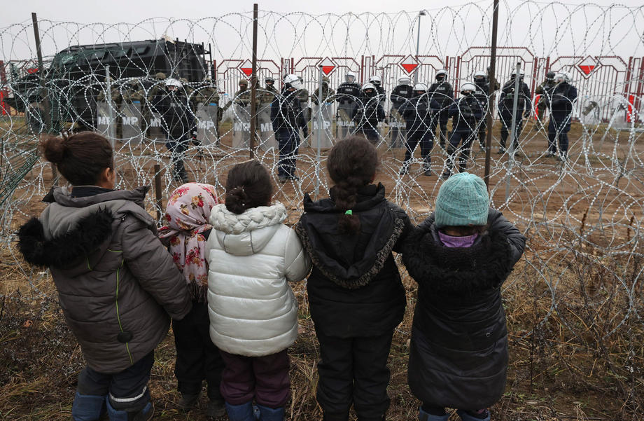 Деца-бегалци на белоруско-полската граница
