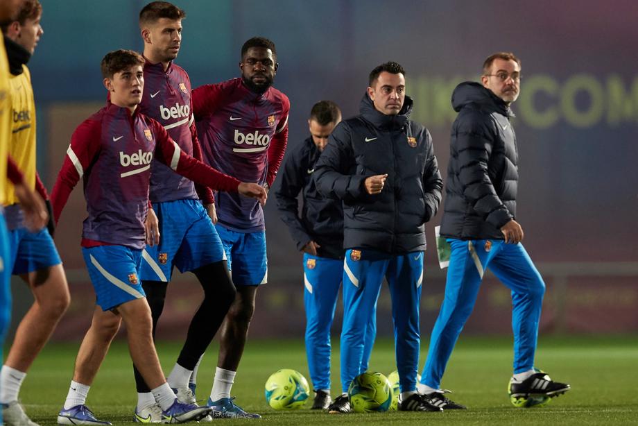 Xavi organized a dinner for the whole team, one football player was making  trouble - Free Press