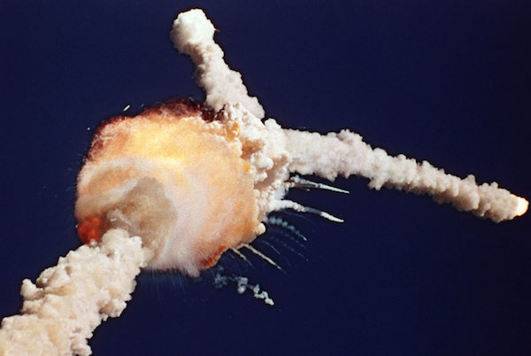 VIDEO: The Challenger disaster in front of the eyes of the audience and viewers from all over the world