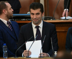 Кирил Петков