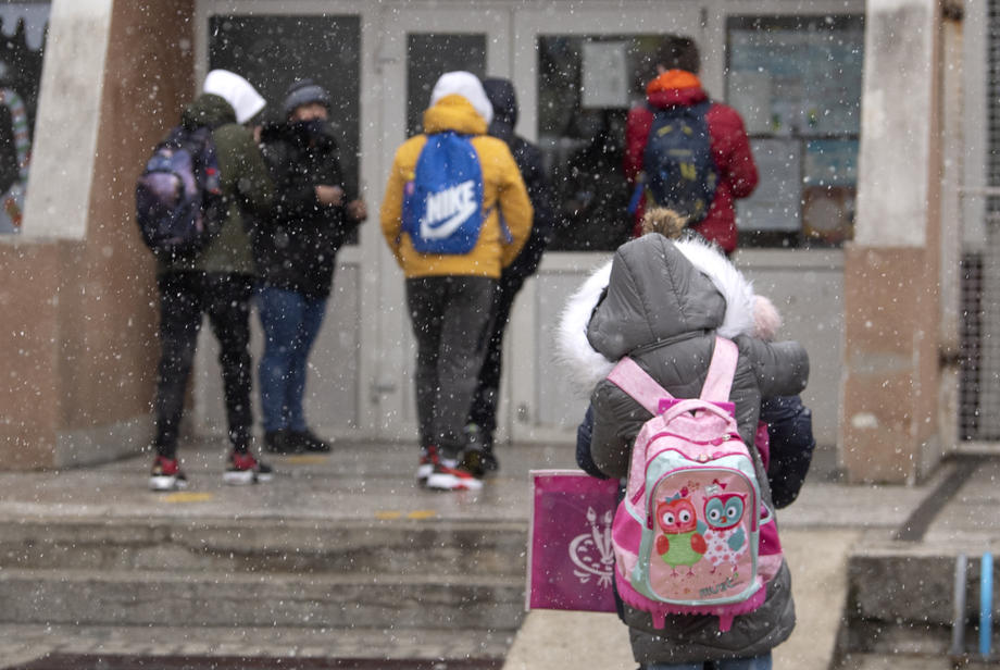 Училиште ученици Македонија зима