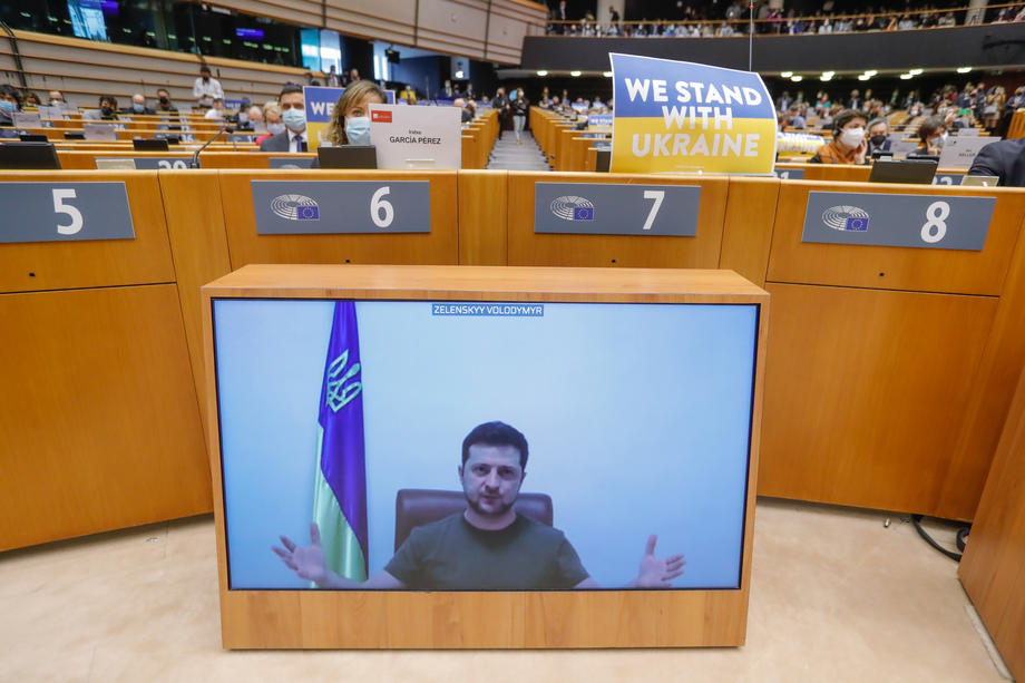 VİDEO | Zelenski milletvekillerinin önünde: Avrupalı ​​olduğunuzu  kanıtlayın, Ukrayna'nın AB üyesi olmasına izin verin - Özgür Basın