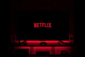 Дури и Нетфликс повеќе не е недопирлив, паднаа акциите на берза