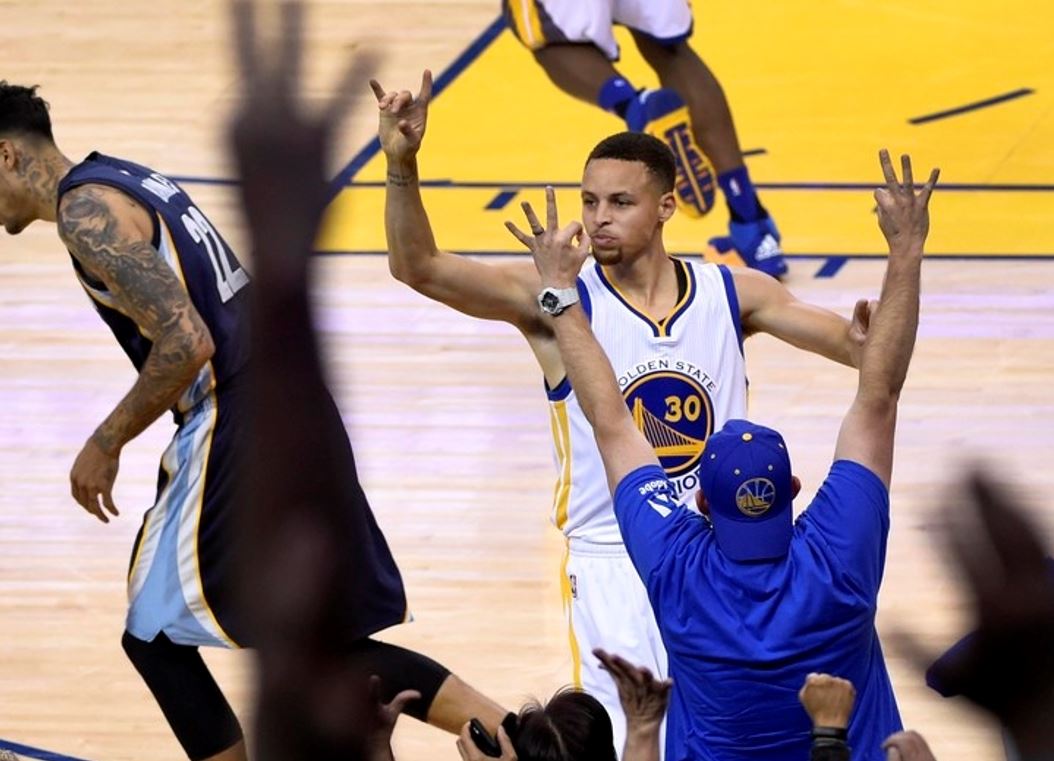 VIDEO: Steph Curry più efficiente, Golden State ha surclassato Memphis -  Free Press