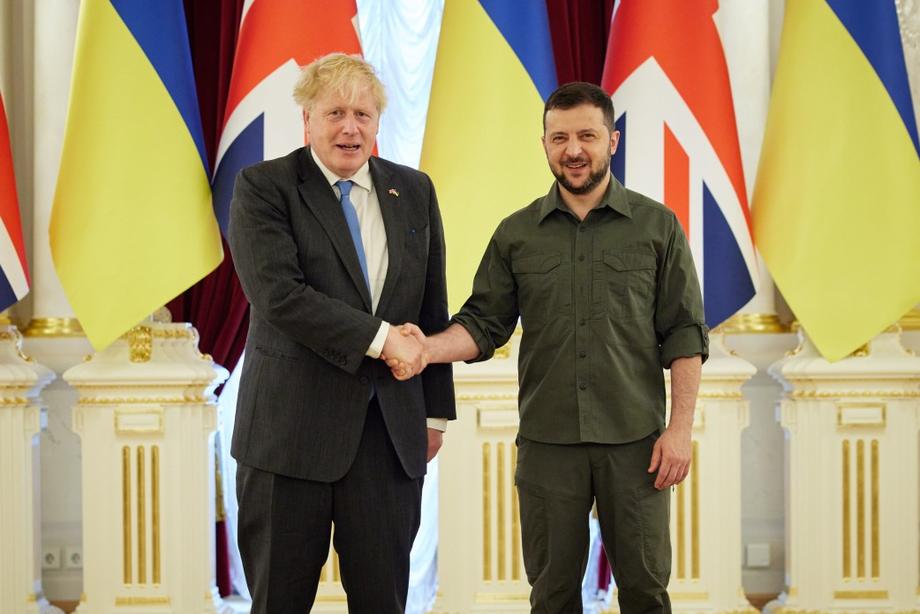 Борис Џонсон и Володимир Зеленски