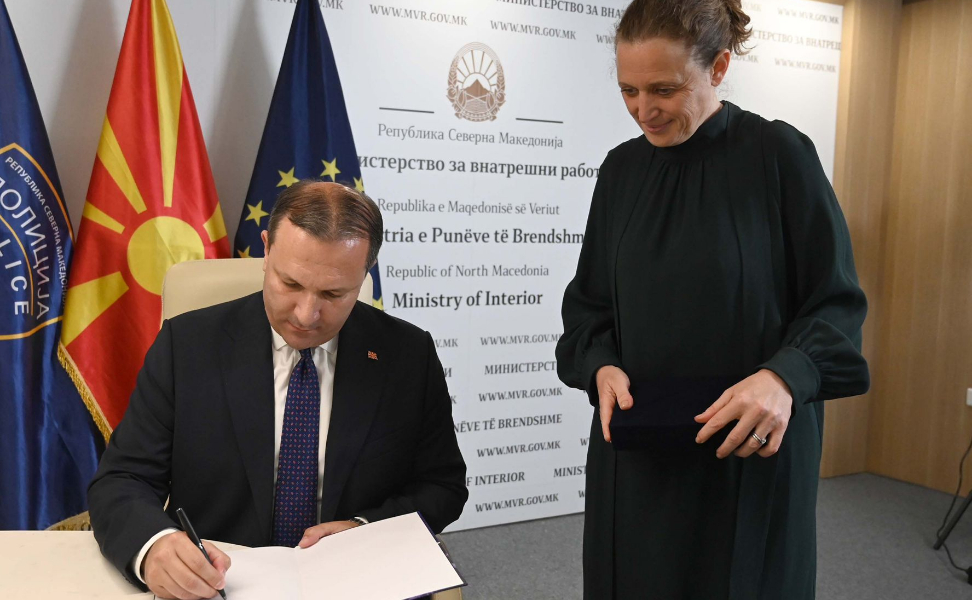 Оливер Спасовски и Рејчел Галовеј