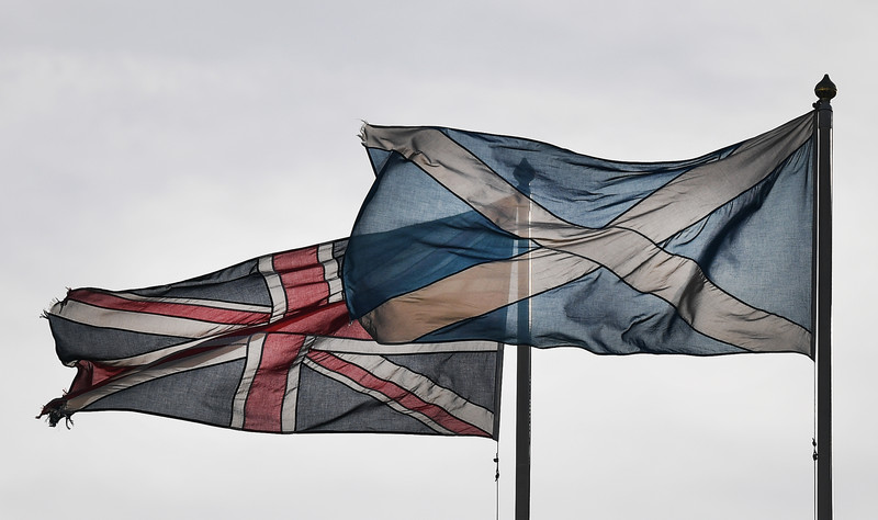 Знамињата на Велика Британија и Шкотска