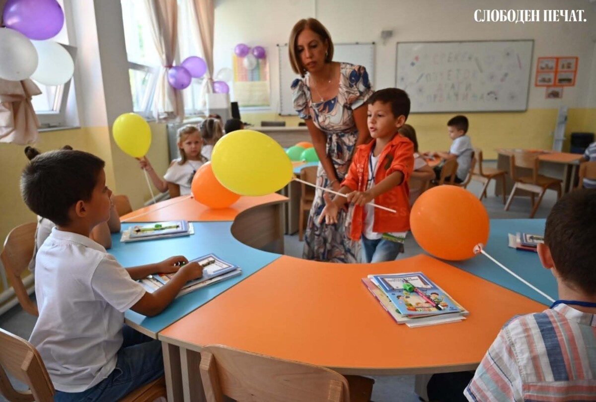 УЧЕНИЦИ ПРВАЧИЊА ШКОЛО УЧИЛИШТЕ ДЕЦА СКОПЈЕ (1)