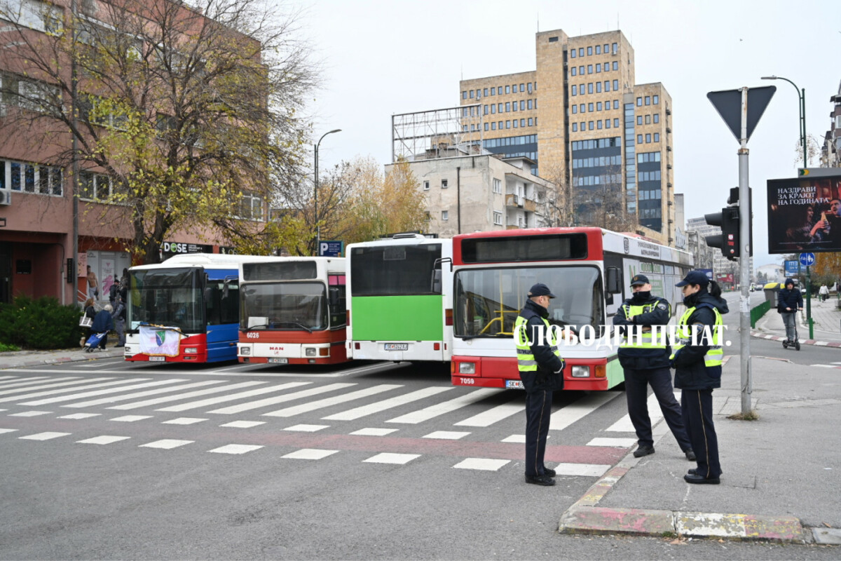 скопје блокирано протест приватни автобуси превозници (7)