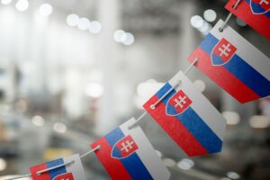 Владата во Словачка одобри контроверзна реформа на националниот сервис