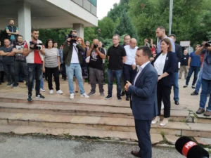 СДСМ Карпош му порача на Стефан Богоев: Другар, со тебе сме!
