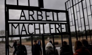 По 81 година: часовници од грчки жртви на нацизмот се враќаат кај семејствата