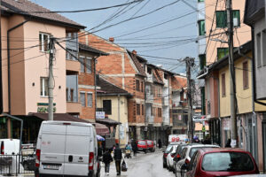 Тешка сообраќајна несреќа во Гостивар, седум луѓе се повредени