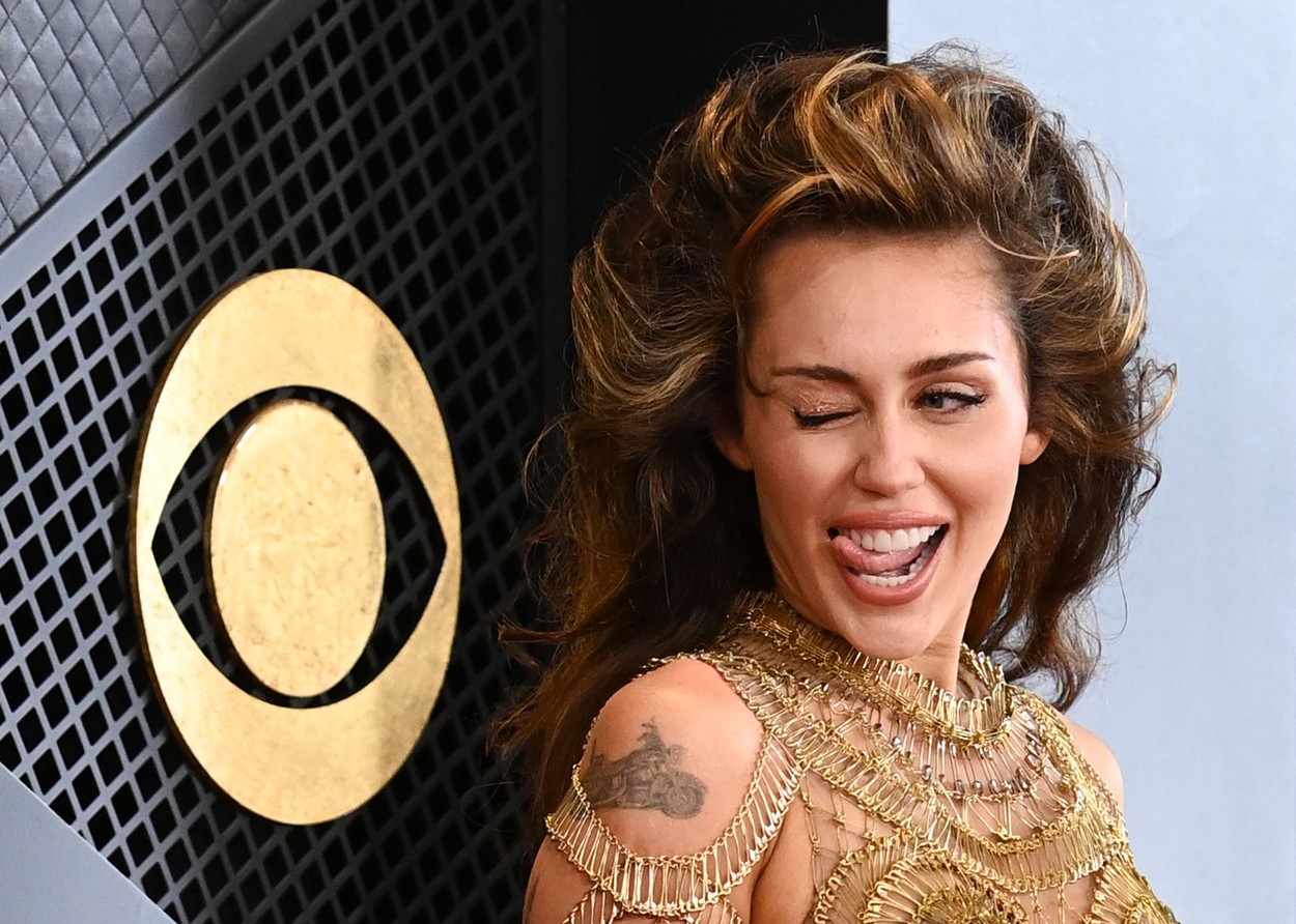 Miley Cyrus Just Had A Hannah Montana Hair Makeover | BEAUTY/crew
