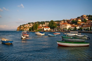 Нема веќе дивоградби во Охрид – министерката за култура го објасни законот