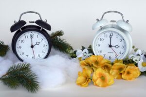 Како да се подготвите за поместувањето на часовникот в недела и губењето на еден час сон?