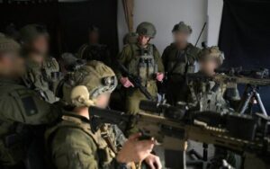 Израелска армија: Иран испали најмалку четири балистички ракети