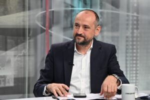 Битиќи даде оставка од функцијата во СДСМ, но не се откажува од политиката