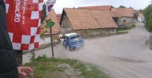 ВИДЕО | Возач на рели трка во Хрватска удри во куќа покрај патеката