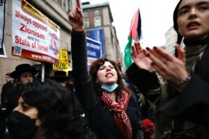 Студенти на Универзитетот Колумбија во Њујорк протестираа за поддршка на Палестина, над сто уапсени