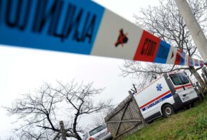 Србин починал од струен удар додека ја миел колата — кобна била машината и влажната трева