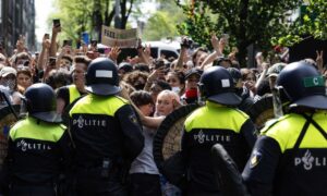 Растурен пропалестински протест во Амстердам – полицијата уапси 125 демонстранти