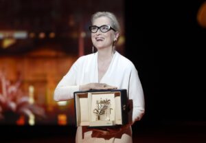 ФОТО | Започна фестивалот во Кан: Жулиет Бинош ѝ ја додели почесната Златна палма на Мерил Стрип