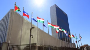 Кинезите секогаш доцнат со плаќањата во ОН, но ретко објаснуваат зошто!