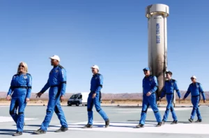 Викендов продолжува вселенскиот туризам – „Блу Ориџин“ на Безос планира нови летови