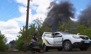 (ФОТО) Украинската војска го евакуира регионот Харков: Стотици цивили извлечени поради руското гранатурање