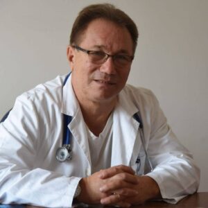 Министерот за здравство Илир Демири заработи тужба за клевета од доктор Нико Беќаровски