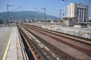 Од Табановце до Гевгелија возови ќе „летаат“ со 160 километри, милијарди евра за железници и автопатишта најави Мицкоски