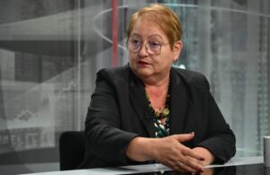 Студентка во 1 месец положила 17 испити, тврди министерката Јаневска