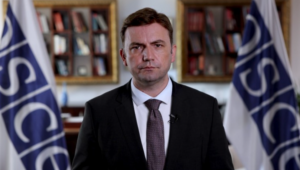 Македонците во Чаир му се лутат на Мицкоски за создавањето поделби со Албанците, вели Османи