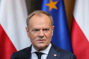 Тusk: Во текот на ноќта регистрирани 19 упади во полскиот воздушен простор, активиран е Член 4 од НАТО