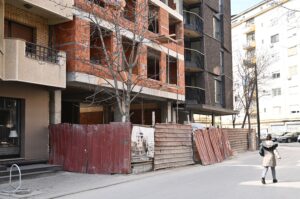 65-годишен градежен работник е тешко повреден во Скопје, паднал на градилиште