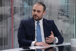 Одредени политички партии и групации сакаат да профитираат политички од подметнатите пожари, вели Ѓорѓиевски
