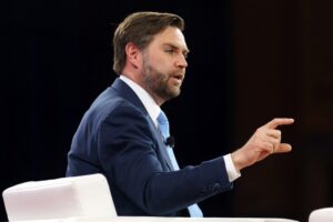 Џеј Ди Венс е подготвен да го замени Трамп ако нешто му се случи