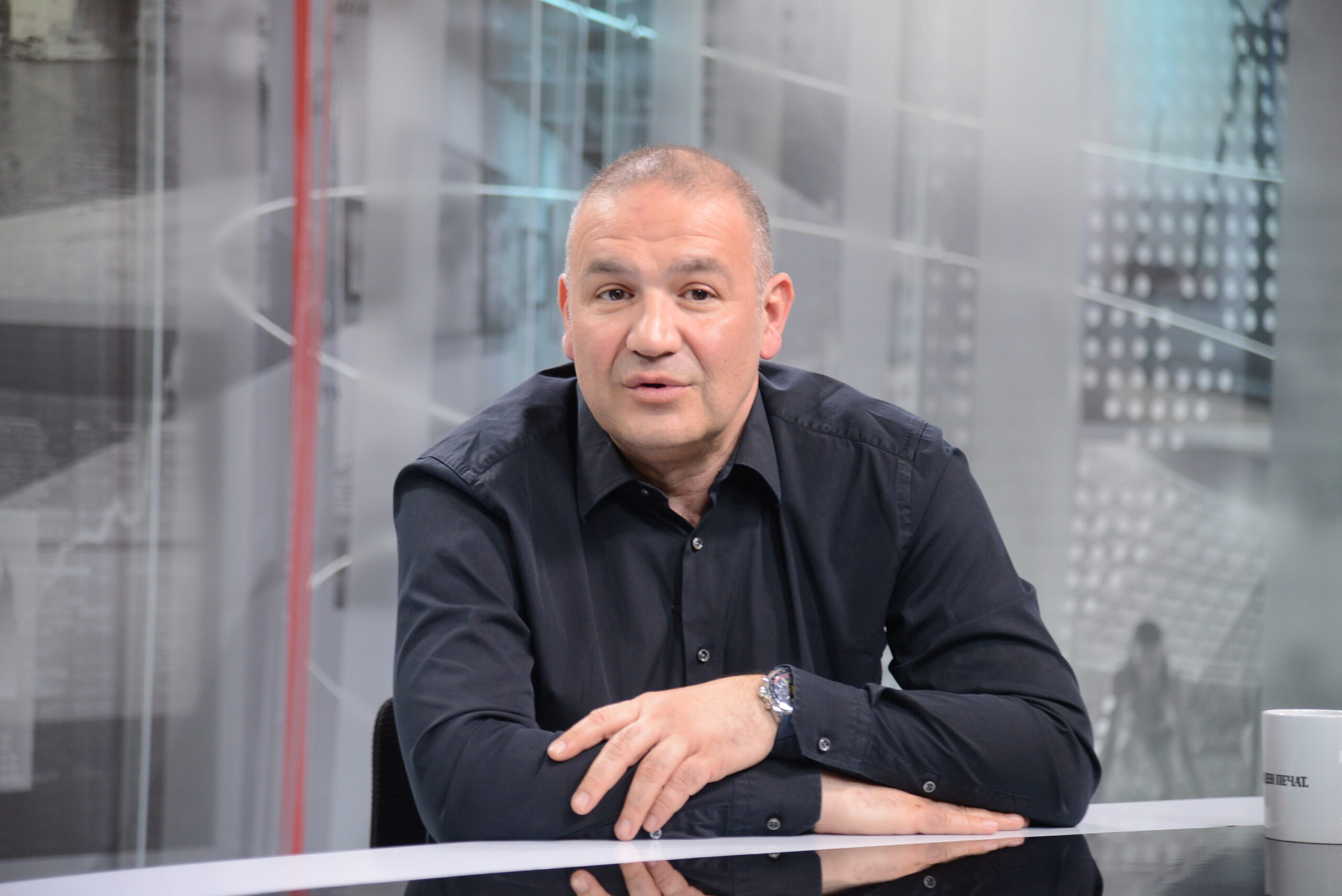 Боро Џонов - Пластичен хирург - Слободен печат / Методи Здравев .