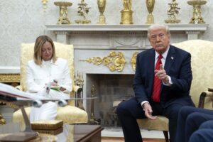 „Ги браниме со децении, а тие не сакаат да ни помогнат“ – Трамп остро ја нападна италијанската премиерка